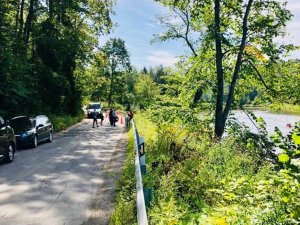 Peldu ielā ierobežota satiksme iespējama noslīdeņa dēļ