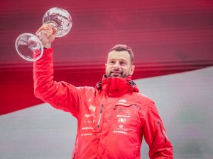 Pasaules kausa izcīņā skeletonā brāļiem Dukuriem dubultuzvara; Ķibermanim zelts bobslejā