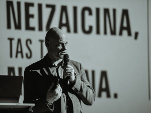 Siguldā ar Valda Meldera lekciju atklāta jaunizveidotā mūžizglītības iniciatīva “Lielo ģimnāzija”