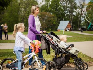 Izveidots jauns pastaigu maršruts māmiņām
