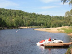 Gaujas pludmalē darbu uzsāks kārtībnieki-glābēji