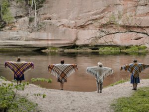 Virtuālajā izstādē apskatāmi arī TLMS “Sigulda” audēju darbi