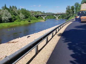 Noslēgsies asfaltseguma virskārtas atjaunošanas darbi Peldu ielā; noteikti satiksmes ierobežojumi