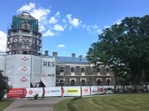 Turpinās Siguldas Jaunās pils pārbūve un restaurācija