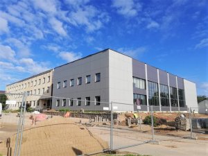 Turpinās labiekārtošanas un remontdarbi pašvaldības iestādēs