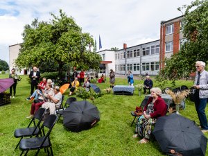 Siguldas pagastā atklāta āra lasītava un grāmatu maiņas plaukts