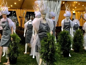 Siguldas pils kvartālā būs apskatāma instalācija “Operas koris”