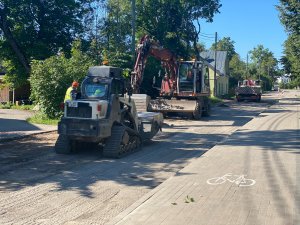 Trešdien uzsāks asfaltseguma frēzēšanas darbus un ielas atjaunošanu Šveices ielā