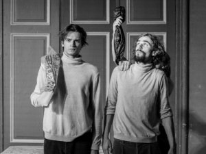 “Siguldas devonā” notiks izrādes “Plastmasas huligāni” tiešraide