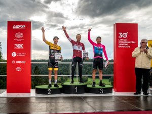 Krāšņi aizvadīts 30. Latvijas riteņbraucēju Vienības brauciens