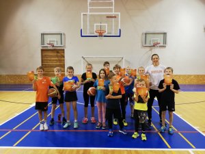 Aizvadīta projekta “Nāc sportot!” 1. nodarbība; aicina pieteikties nākamajām