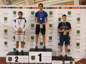 Siguldietis Dāvis Strazdiņš kļuvis par Latvijas čempionu badmintonā jauniešiem