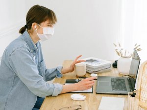 Mainīta apkalpošanas kārtība pašvaldībā; klientu apkalpošanas centros aicina izmantot sejas maskas