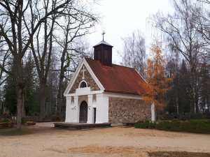 Veikti labiekārtošanas darbi novada kapsētās