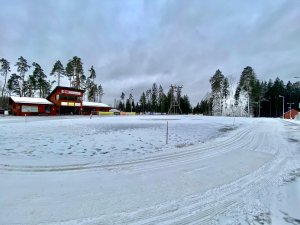 Distanču slēpotājiem Fischer Slēpošanas centrā atvērts 200 metru garš stadiona aplis