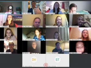Siguldas 1. pamatskolas skolēni devās virtuālā ekskursijā pa Eiropas Parlamentu