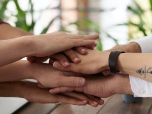 Iedzīvotājus aicina balsot konkursā “Gada balva sociālajā darbā Latvijā 2020”