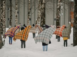 Siguldas meistaru darinātie lakati sveicina pavasari