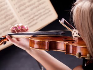 Mākslu skolas “Baltais flīģelis” audzēkņiem augsti sasniegumi konkursos