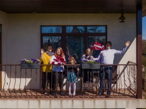 Novadnieki, vienojoties akcijā “ie[log]ojies”, sūta savu sveicienu Latvijai