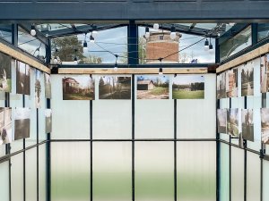 Koprades laboratorijā “Pilsēta” apskatāma noslēdzošā foto projekta ekspozīcija