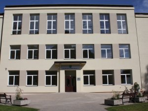 Covid-19 pandēmijas ietekmē noslēdzies izaicinājumiem pilnais mācību gads