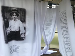 Koprades laboratorijās apskatāma izstāde “Aspazija. Vētra”