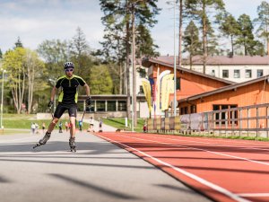 Augustā notiks bezmaksas rollerslēpošanas nodarbības