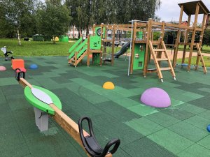 Ekspluatācijā nodoti bērnu laukumiņi Mālpilī un Sidgundā
