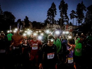 Siguldā notikušas aizraujošās “Nakts Trailrace” sacensības 