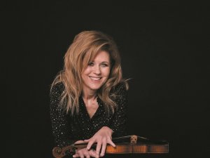 Siguldā ar vienīgo koncertu Latvijā uzstāsies dāņu džeza vijolniece Line Kruse