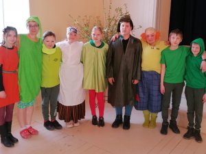 Mores pamatskolā noslēgusies Teātra nedēļa