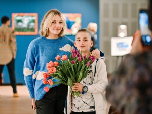 “Siguldas devonā” atklāta Līvas Pakalnes Fanelli izstāde “Maigās ilūzijas” 