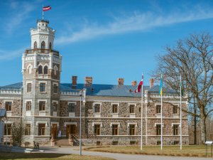 No 1. maija būs izmaiņas Siguldas Jaunās pils darba laikā