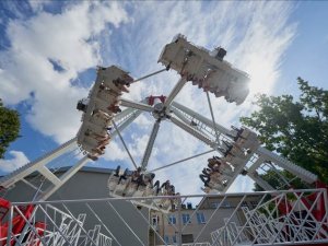 Siguldas svētku laukumā strādās atrakciju parks 
