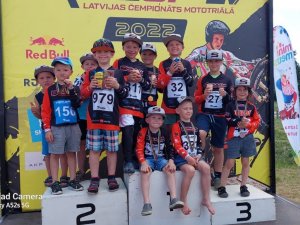 Siguldas motokluba triālisti startē Ugālē