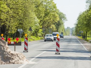 Ceļa remontdarbu dēļ aicina ievērot piesardzību, neveikt pārdrošus manevrus 