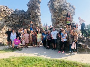 Mores pamatskola turpina projekta “Iepazīsim Latviju kopā!” īstenošanu