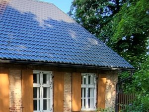 Atjaunos Inčukalna bijušo pasta ēku 