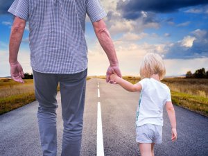 Notiks atbalsta programma vecākiem un bērniem