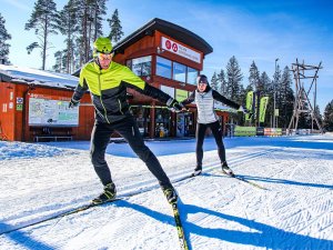 Arī janvārī turpināsies bezmaksas distanču slēpošanas nodarbības