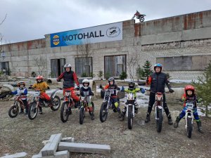 Siguldas motosportisti startē “Ziemas triālā” Igaunijā 