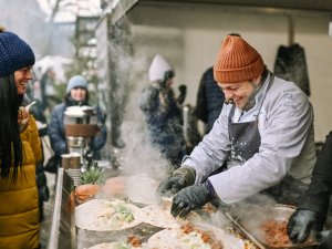 Pulcējot teju 6000 gardēžus, brīvdienās Siguldā aizvadīts gardēžu festivāls “Ziemas garšu svinēšana”