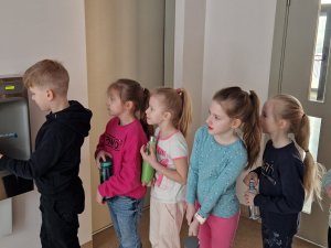 Siguldas 1. pamatskola saņem dāvinājumus no uzņēmējiem