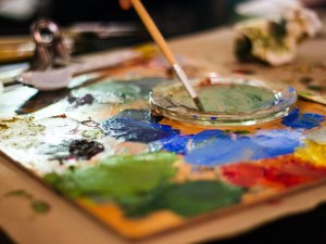 Iespēja apmeklēt mākslas pulciņu audzēkņu darbu izstādi