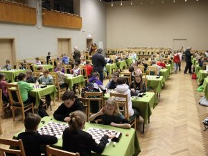 Sigulda uzņem jaunos dambretistus no visas Latvijas