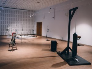 Līdz aprīļa beigām Siguldā var apmeklēt Kristiana Brektes un Modra Svilāna izstādi