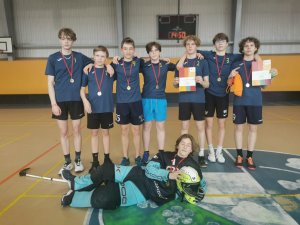 Noskaidroti labākie skolu sporta sacensībās florbolā