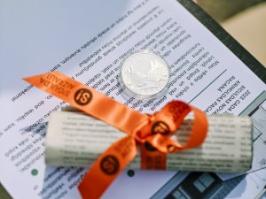 Dienas aprūpes centra un sociālās rehabilitācijas centra pamatos iemūrē laika kapsulu