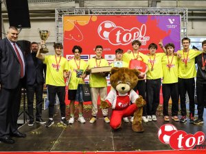 Ar Siguldas novada skolu pārstāvniecību aizvadīts skolu kauss volejbolā